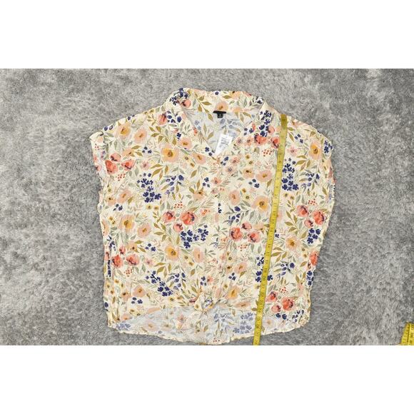 NEW Torrid Women's Plus Size 3 Beige Floral Rayon Button-Up Top Short Sleeve - Picture 7 of 7